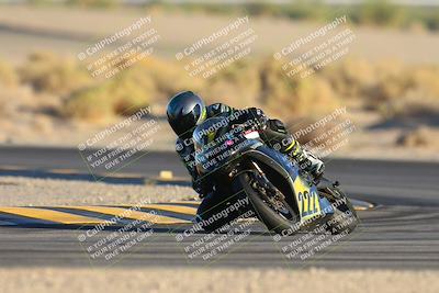 media/Nov-17-2024-CVMA (Sun) [[1fec520723]]/Race 17-Amateur Supersport Middleweight/